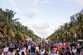 Art Basel in Miami Beach 2015. Courtesy Art Basel.